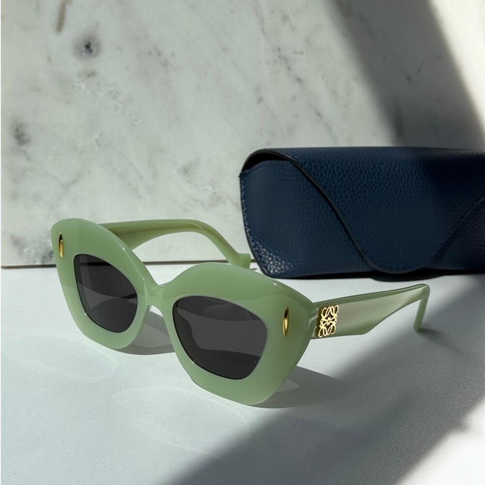 NEW Loewe LW40127I Anagram Thick Sunglasses in Green